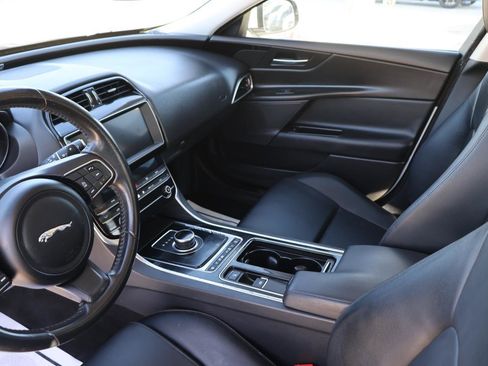 Used 2019 Jaguar XE Premium image 29