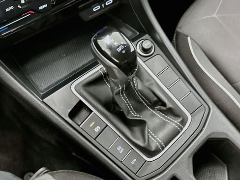 Used 2025 Volkswagen Jetta Sport FWD image 25