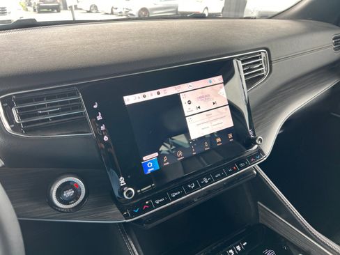 Used 2024 Jeep Wagoneer Series III image 18