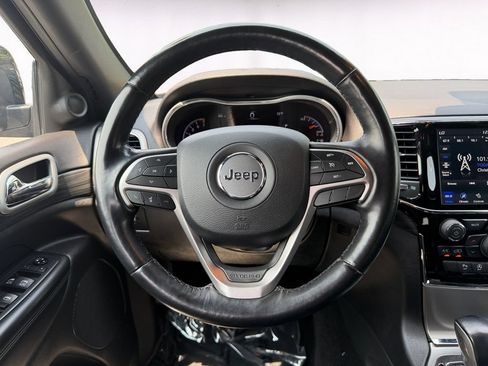 Used 2020 Jeep Grand Cherokee Altitude AWD/4WD image 12