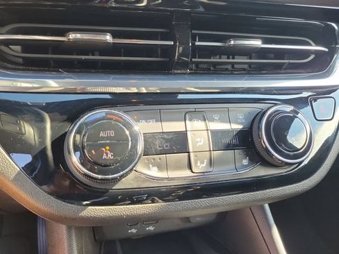 Used 2025 Buick Envista Sport Touring w/ Convenience I Package FWD image 25