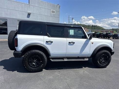 New 2025 Ford Bronco Badlands w/ Sasquatch Package image 3