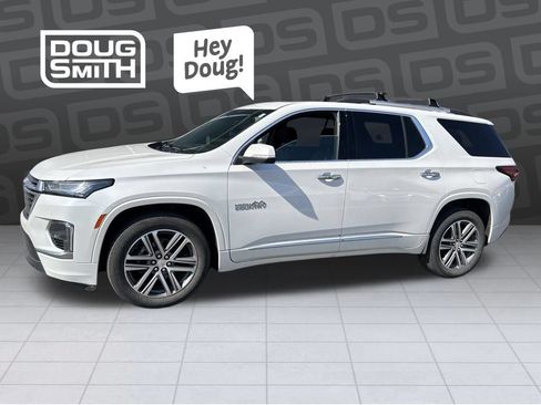 Used 2023 Chevrolet Traverse High Country AWD/4WD image 1