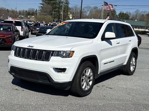 Used 2021 Jeep Grand Cherokee Laredo image 6