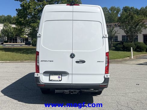 Used 2025 Mercedes-Benz Sprinter 2500 image 24