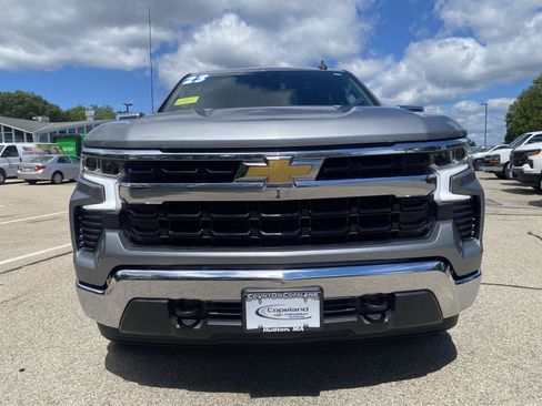 Used 2023 Chevrolet Silverado 1500 LT AWD/4WD image 2