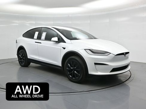 Used 2022 Tesla Model X image 1