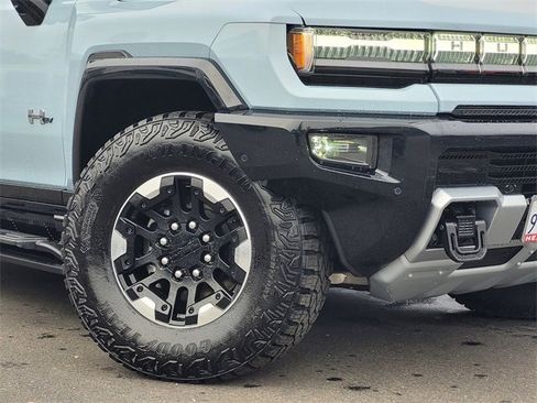Used 2024 GMC Hummer EV 2X w/ Extreme Off-Road Package image 3