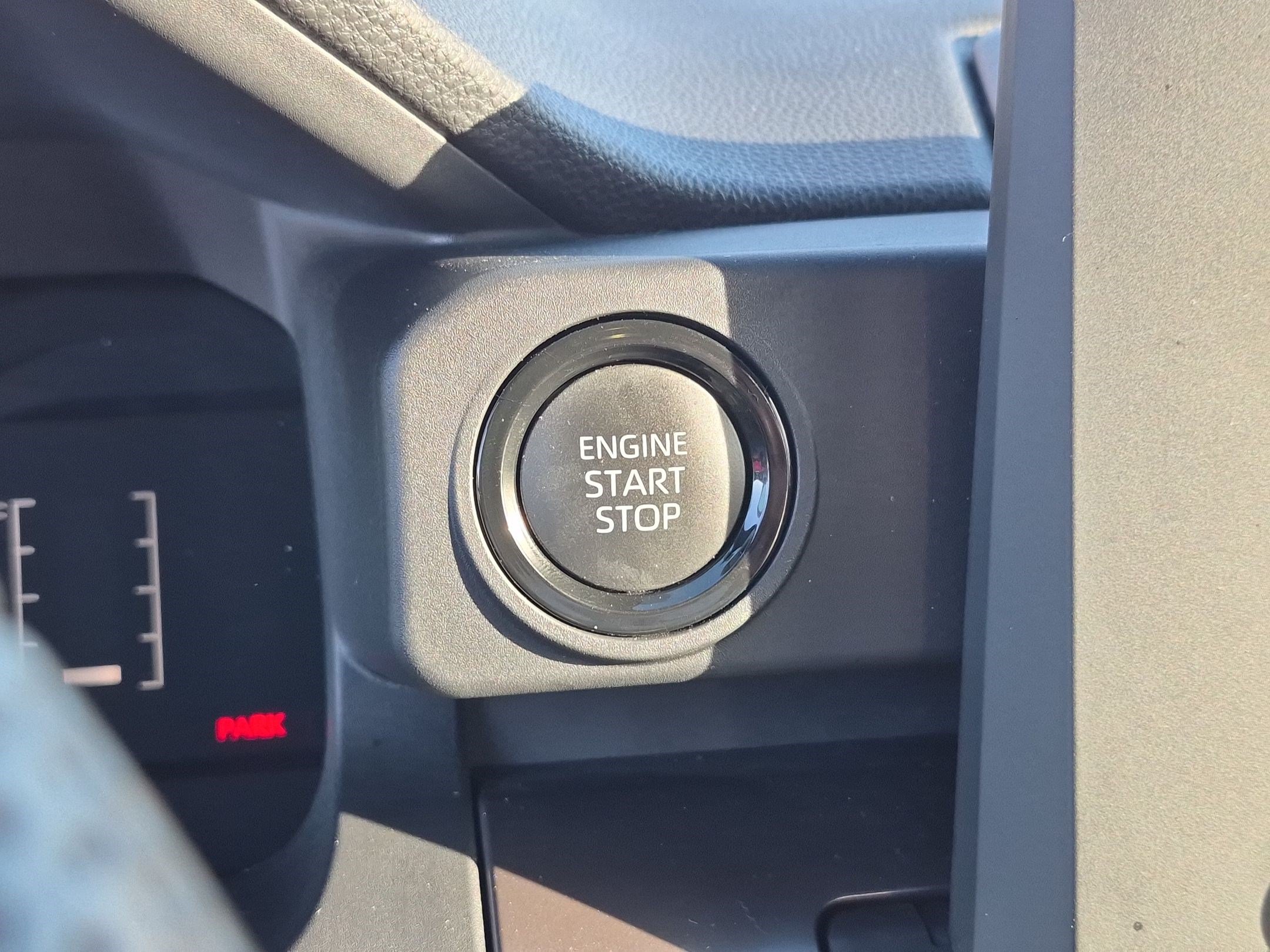 Used 2025 Toyota Tacoma SR5 AWD/4WD image 21