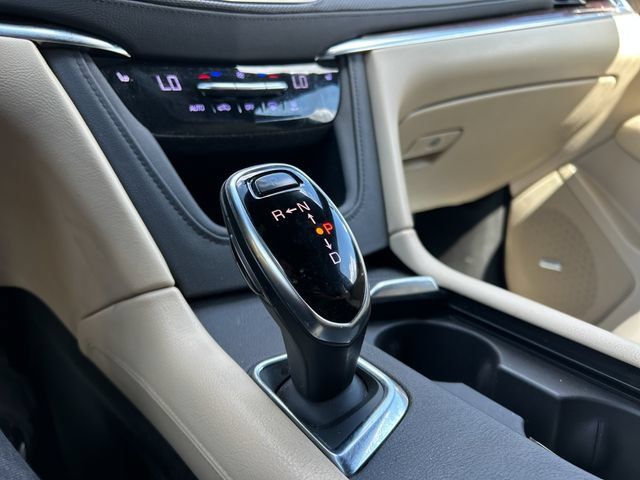 Used 2017 Cadillac XT5 Luxury w/ Driver Awareness Package FWD image 43