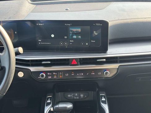 Used 2024 Kia Sorento EX w/ Panoramic Sunroof Package FWD image 14