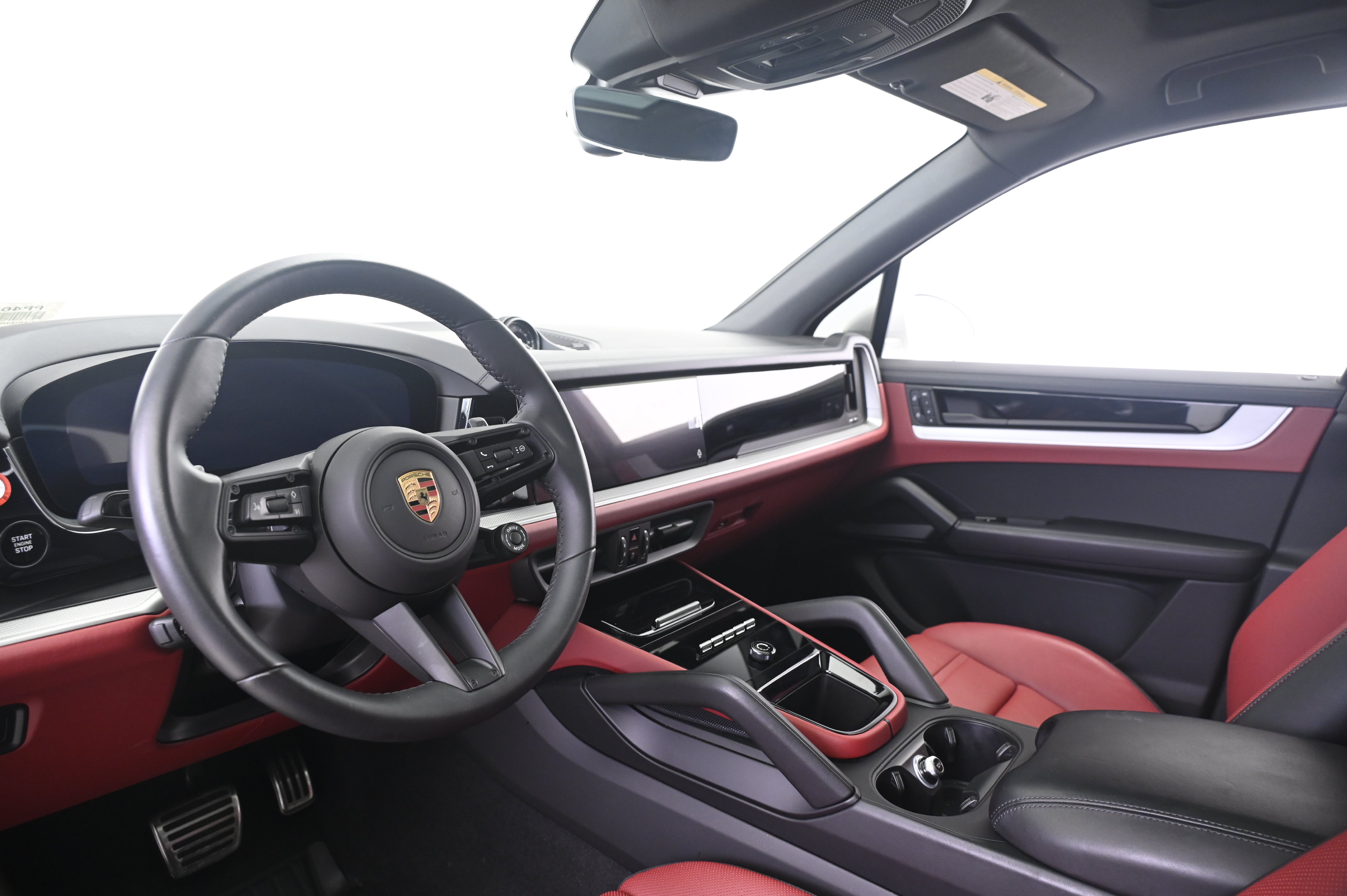Certified 2025 Porsche Cayenne S AWD/4WD image 4