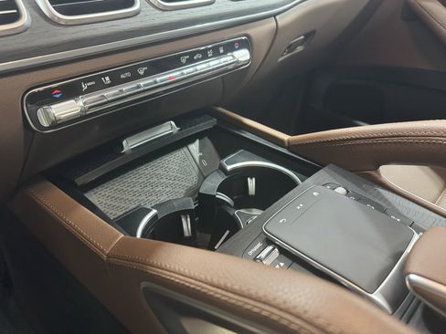 Used 2025 Mercedes-Benz GLE 450e 4MATIC image 19