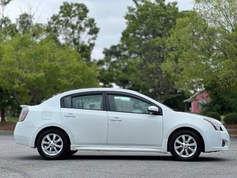 Used 2012 Nissan Sentra 2.0 SR FWD image 4
