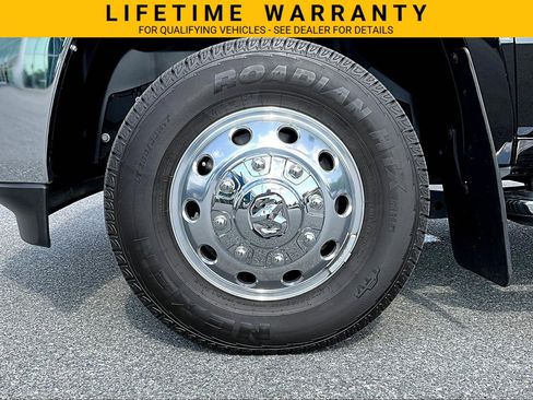 Used 2022 RAM 3500 Laramie AWD/4WD image 9