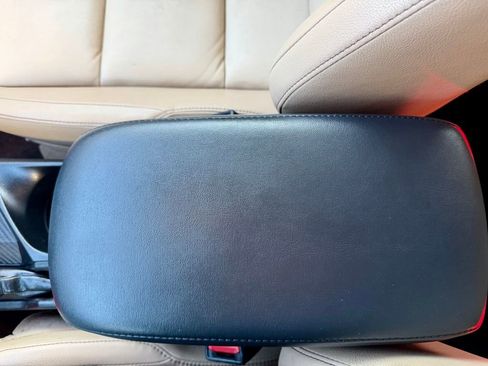 Used 2013 Toyota RAV4 Limited image 35