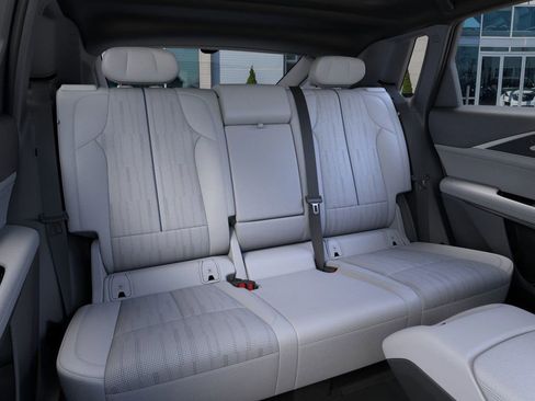 New 2025 Cadillac Lyriq Luxury image 17