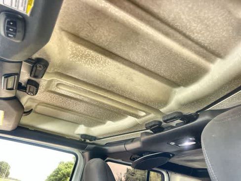 Used 2018 Jeep Wrangler Unlimited Rubicon AWD/4WD image 33