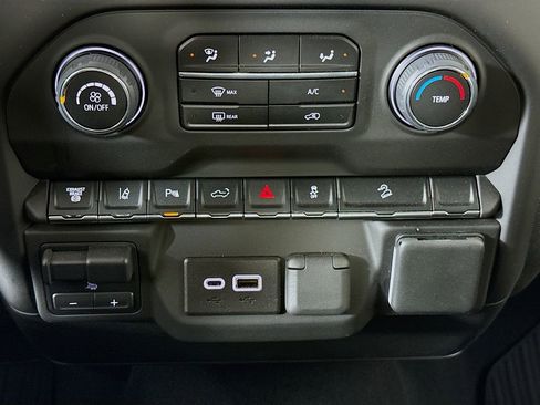 Used 2024 Chevrolet Silverado 2500 Custom w/ Custom Value Package image 15