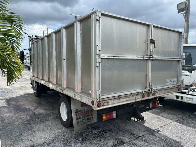 Used 2016 Isuzu NPR RWD image 13