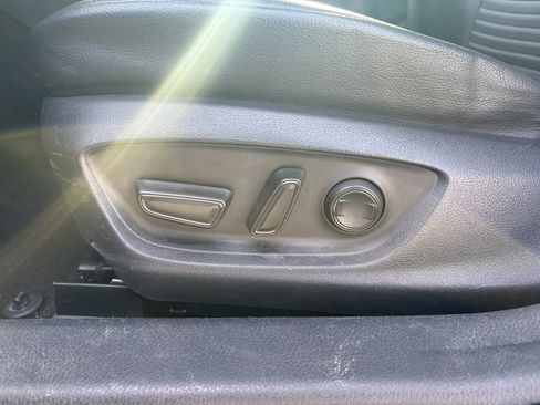 Used 2018 Toyota Camry SE image 21