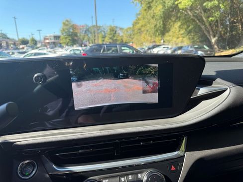 Used 2025 Buick Envista Sport Touring image 17