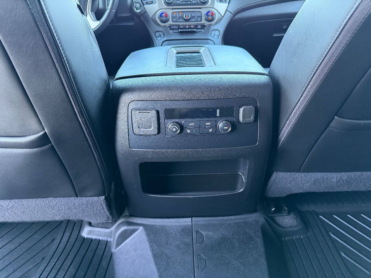 Used 2020 GMC Yukon Denali w/ Denali Premium Package AWD/4WD image 16