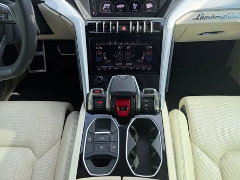 Used 2019 Lamborghini Urus image 20