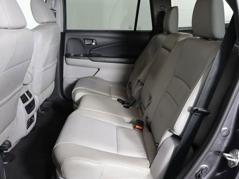 Used 2017 Honda Pilot Touring image 15