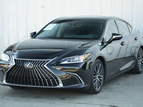 Used 2023 Lexus ES 300h w/ Premium Package image 49