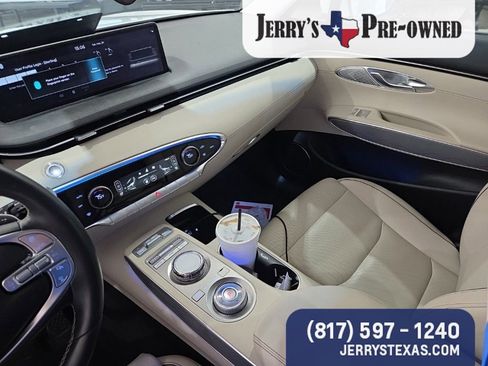 Used 2024 Genesis GV70 2.5T w/ Advanced Package AWD/4WD image 12