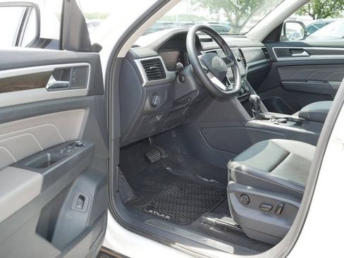 Certified 2023 Volkswagen Atlas SE AWD/4WD image 12