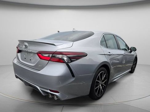 Used 2023 Toyota Camry SE w/ Cold Weather Package FWD image 5