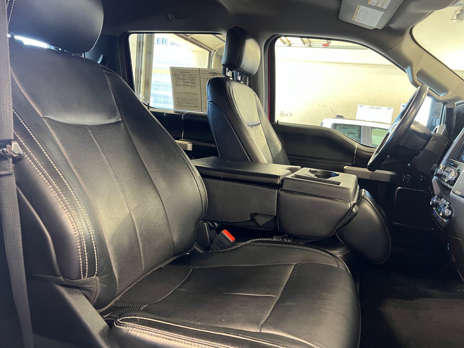 Used 2020 Ford F350 Lariat AWD/4WD image 32