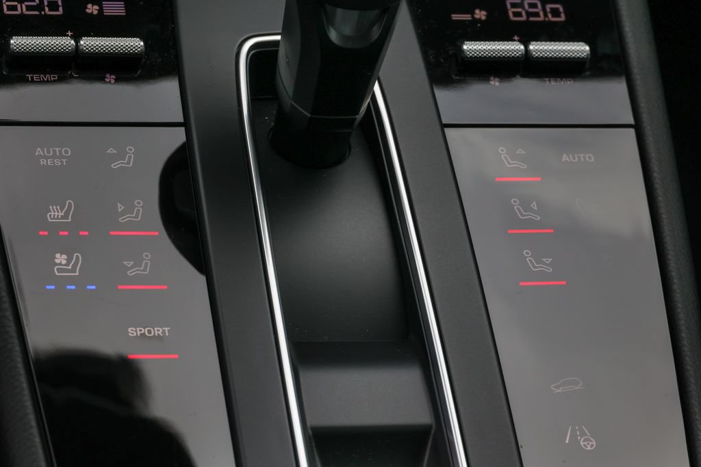 Certified 2026 Porsche Macan AWD/4WD image 20