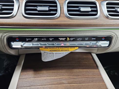 Certified 2026 Mercedes-Benz GLS 450 4MATIC image 24