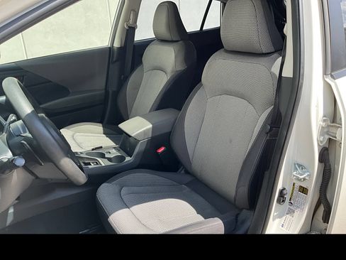 Certified 2024 Subaru Crosstrek 2.0i Premium AWD/4WD image 8