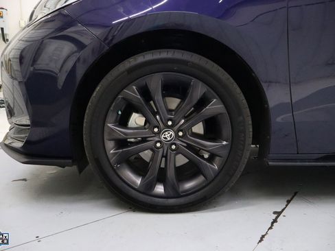 Used 2023 Toyota Sienna XSE image 12