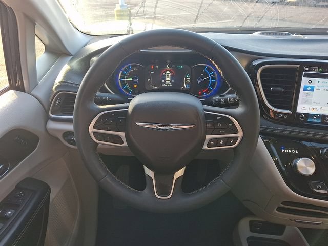 Used 2024 Chrysler Pacifica Limited FWD image 19