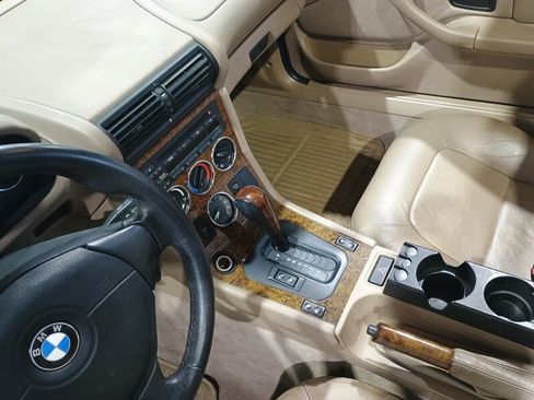 Used 2000 BMW Z3 2.5i RWD image 19