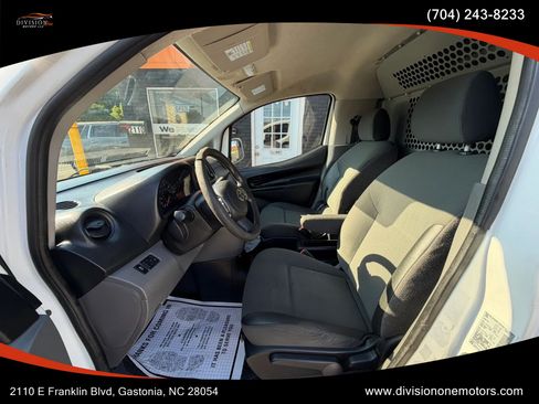 Used 2015 Nissan NV200 SV w/ Technology Package FWD image 9