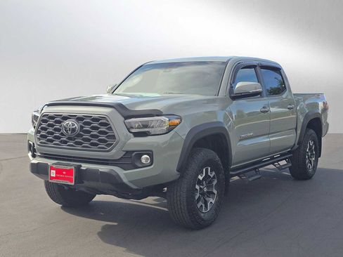 Certified 2022 Toyota Tacoma TRD Off-Road image 6
