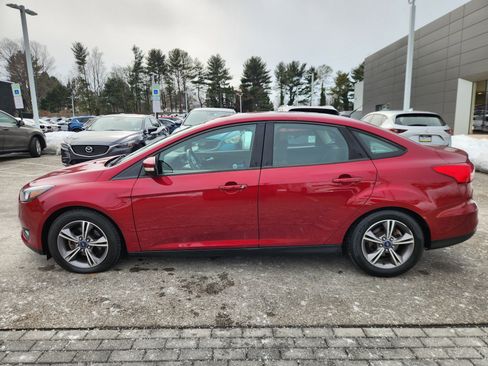 Used 2017 Ford Focus SE image 5