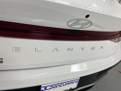 Used 2024 Hyundai Elantra SEL FWD image 26