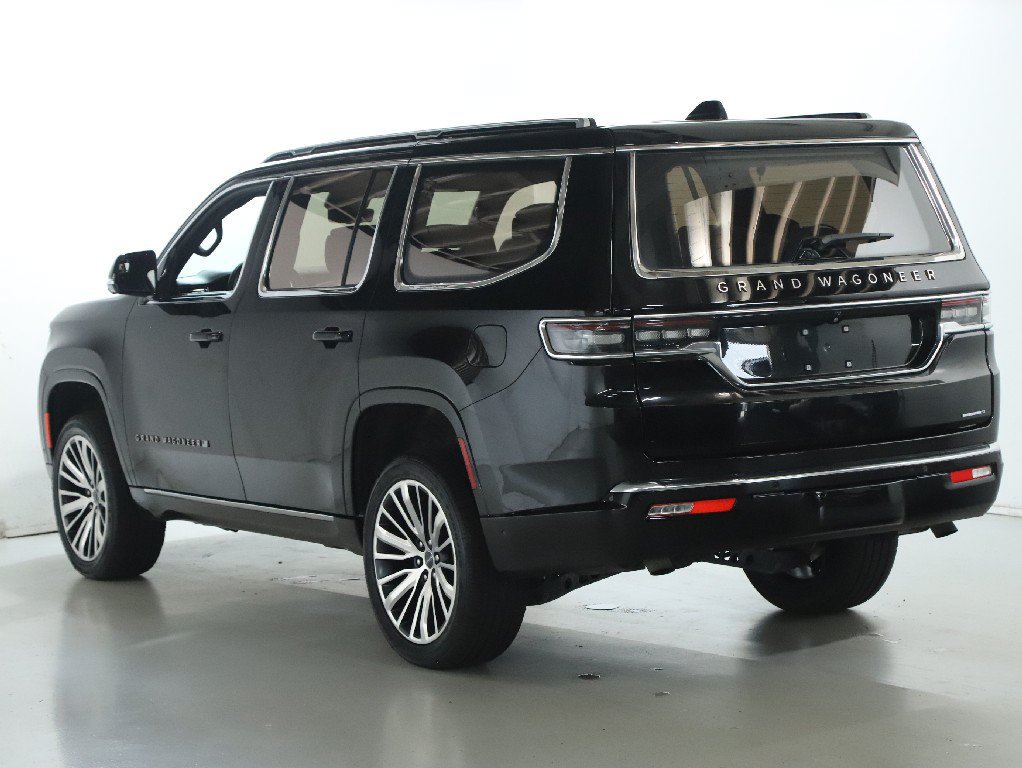 Used 2024 Jeep Grand Wagoneer Series III w/ HD Trailer Tow Package AWD/4WD image 46