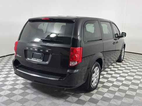 Used 2016 Dodge Grand Caravan American Value Package FWD image 5