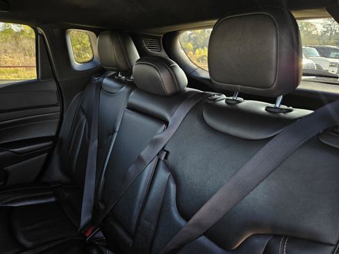 Used 2023 Jeep Compass Limited image 34