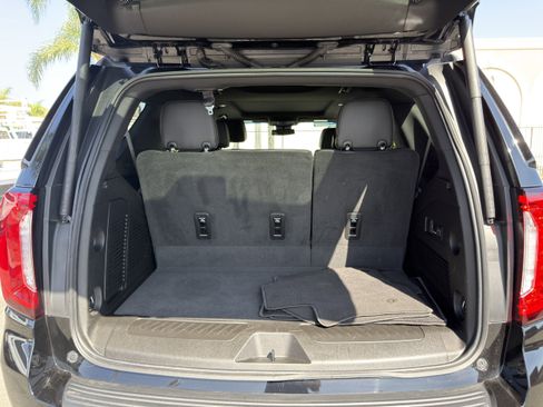 Used 2023 GMC Yukon SLT w/ SLT Luxury Package AWD/4WD image 16