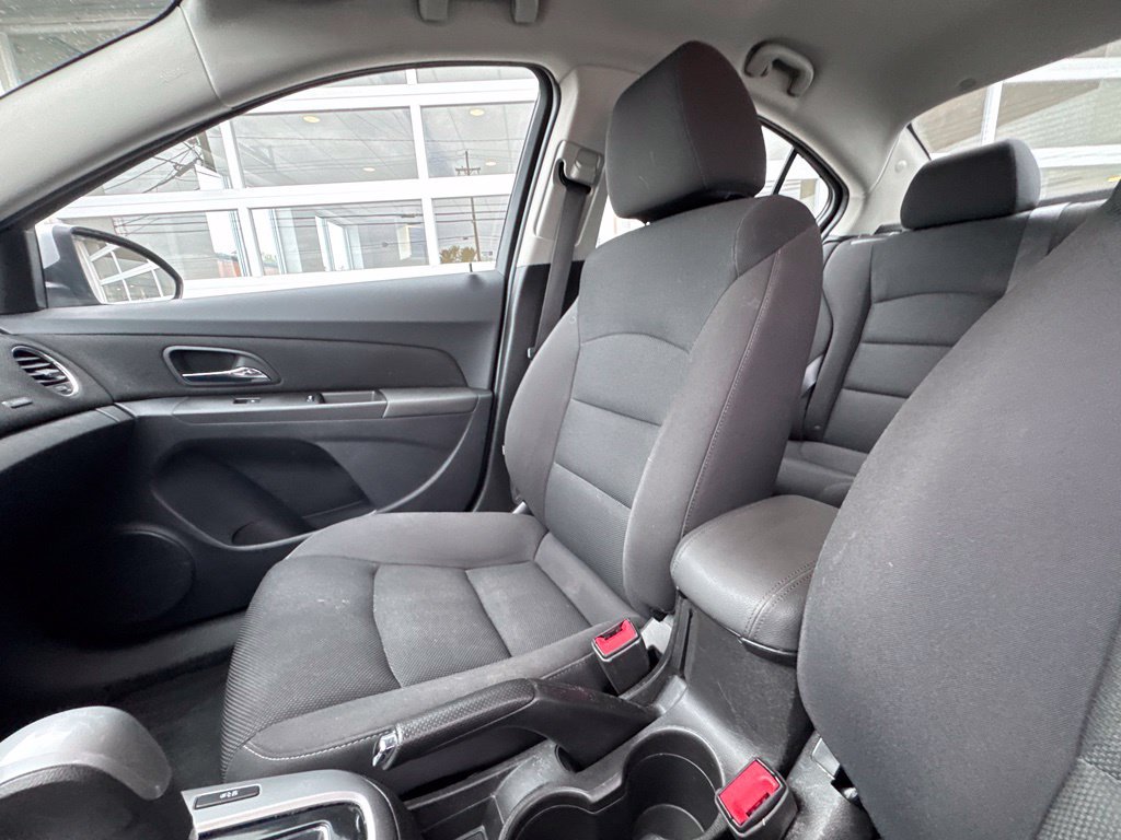 Used 2016 Chevrolet Cruze LT FWD image 22