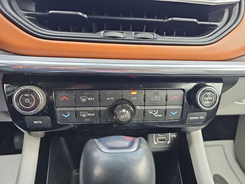 Used 2022 Jeep Compass Limited image 19